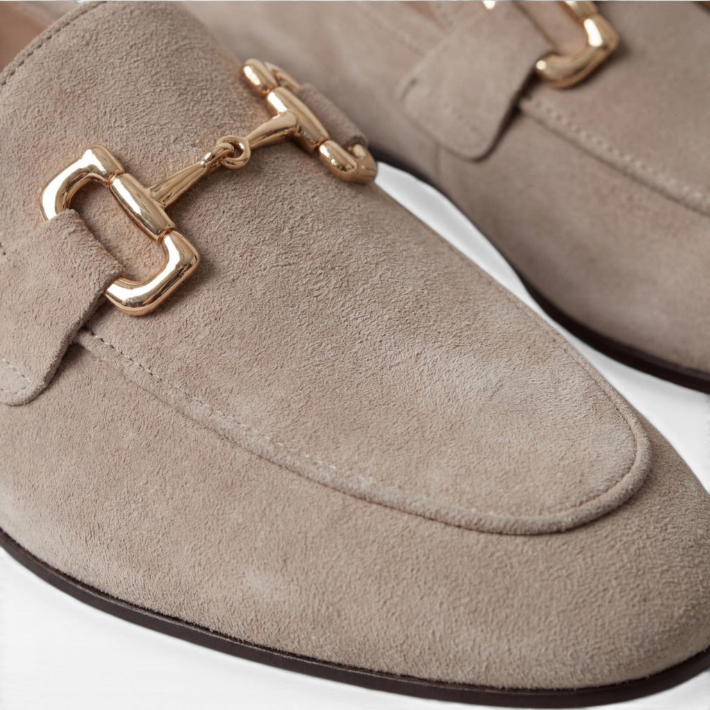 Herren Wildleder Slipper – Elegante Ketten-Detail Klassischer Stil für Alltag und Business