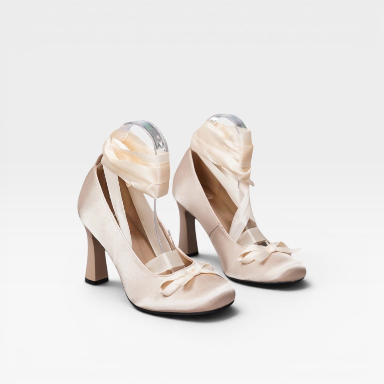 Damen Satin Ballettabsätze – Elegante Riemchen mit Blockabsatz für besondere Anlässe