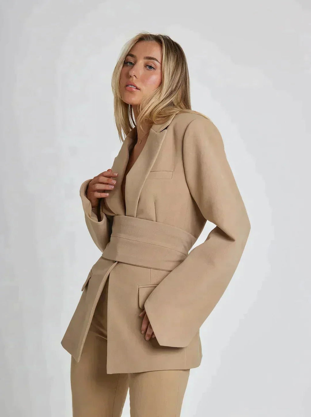 Damen Taillierter Blazer mit Bindegürtel