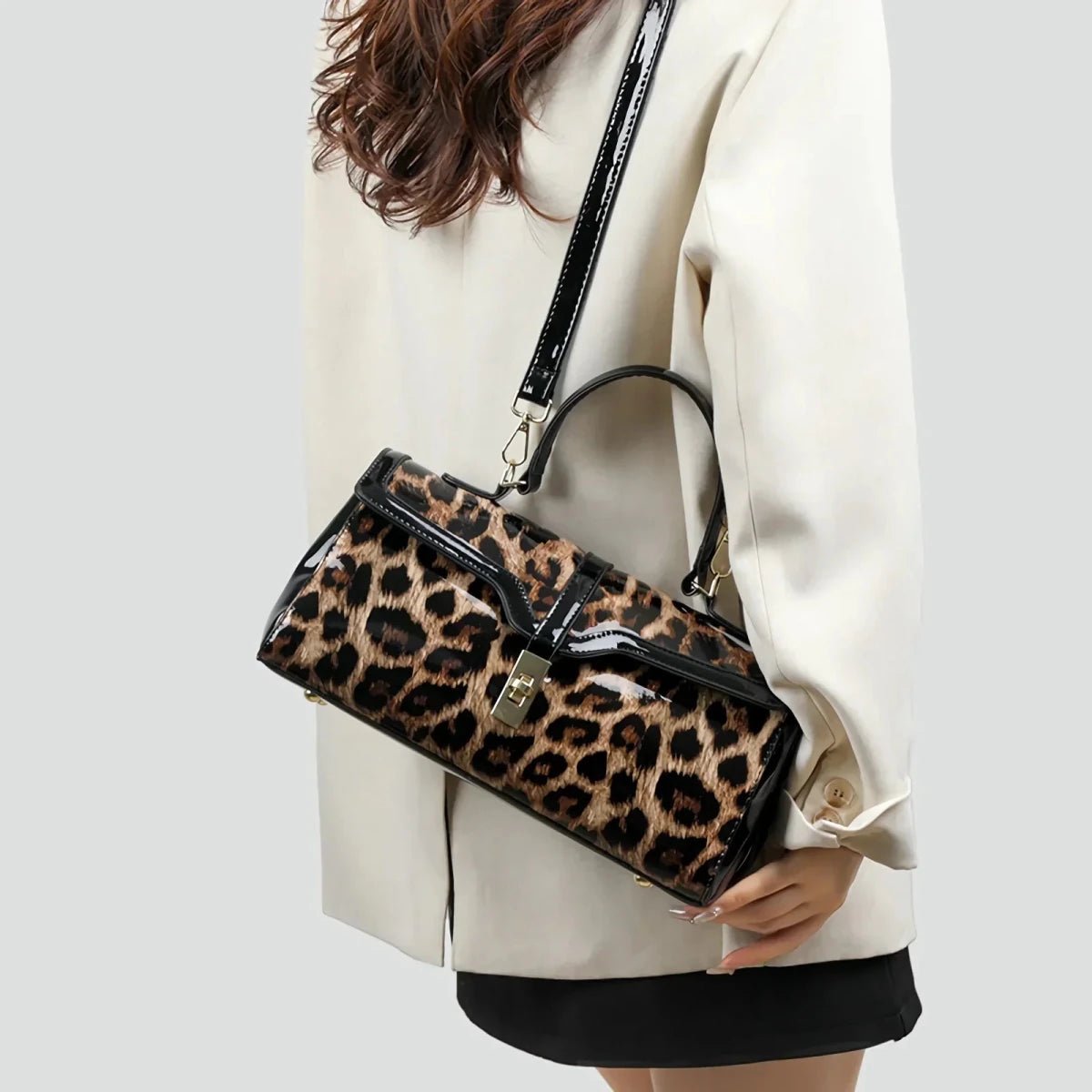 Damen Leoparden-Handtasche aus Lackleder