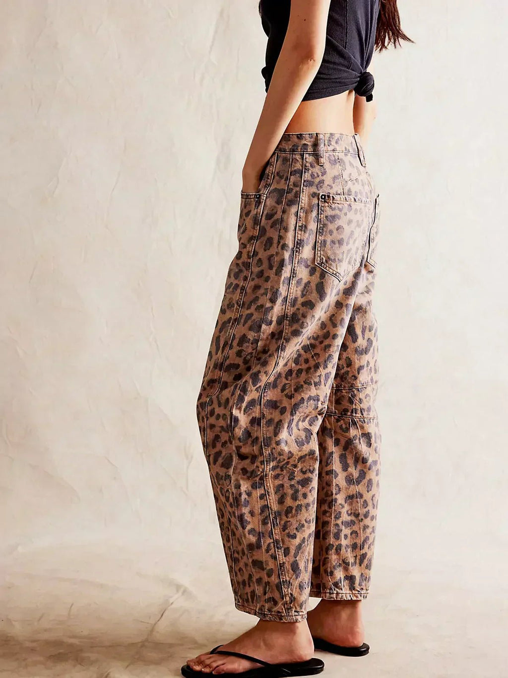 Damen Barrel Jeans im Leoparden-Look
