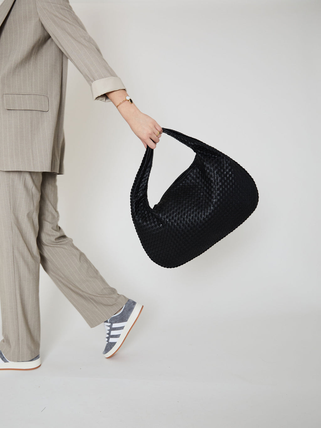 Damen Gewebte Schultertasche aus Kunstleder mit Laptopfach