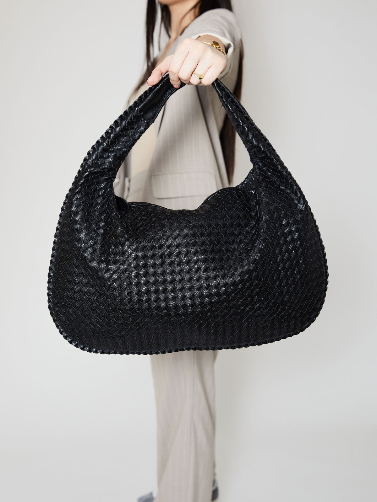 Damen Gewebte Schultertasche aus Kunstleder mit Laptopfach