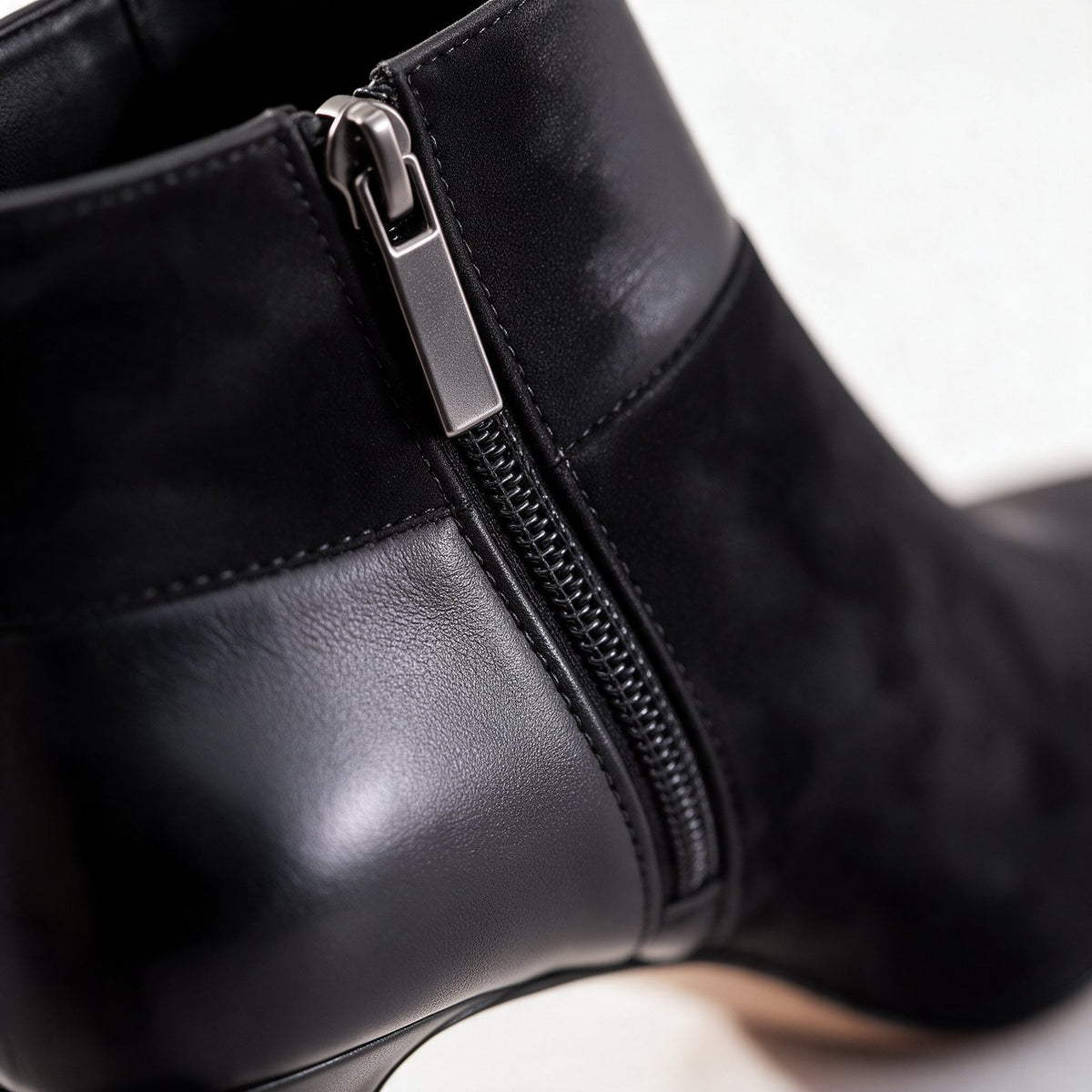 Damen Elegante Stiefeletten im Materialmix